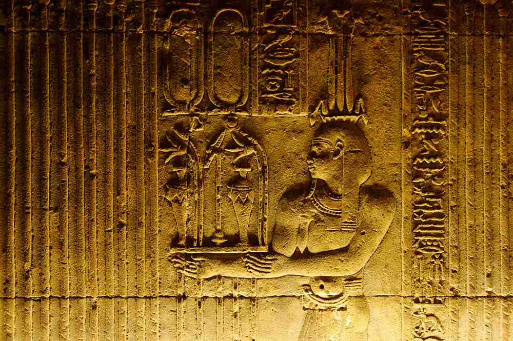 Dendérah et Abydos depuis Louxor,Dendérah et Abydos constituent comme les plus importantes d'Égypte