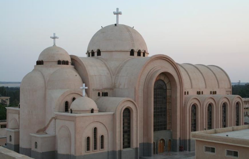 Viaje al Monasterio de Wadi Natrón desde El Cairo Día Tour