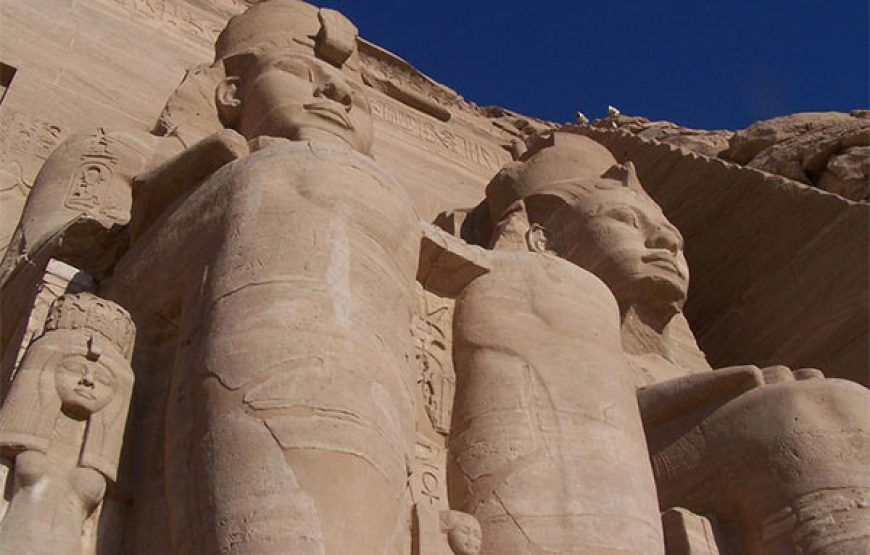 Excursion d’une journée à Abou Simbel au départ d’Assouan en voiture