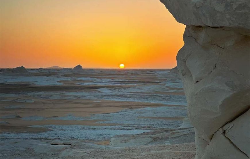 Camping dans le désert blanc et safari dans l’oasis de Bahariya pendant 2 jours