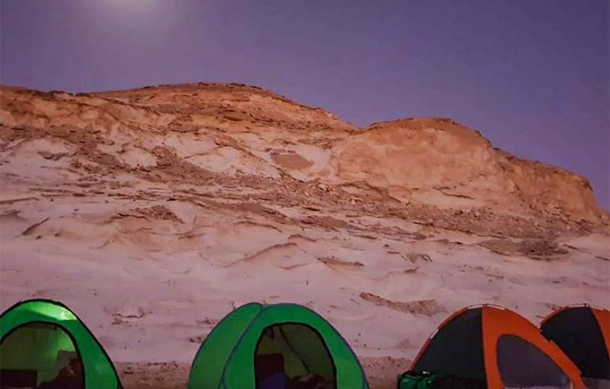 Camping dans le désert blanc et safari dans l’oasis de Bahariya pendant 2 jours